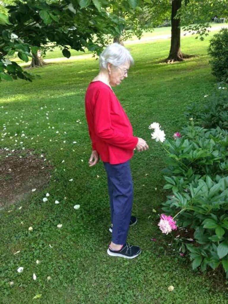 Betty Francis (Farris)  Black