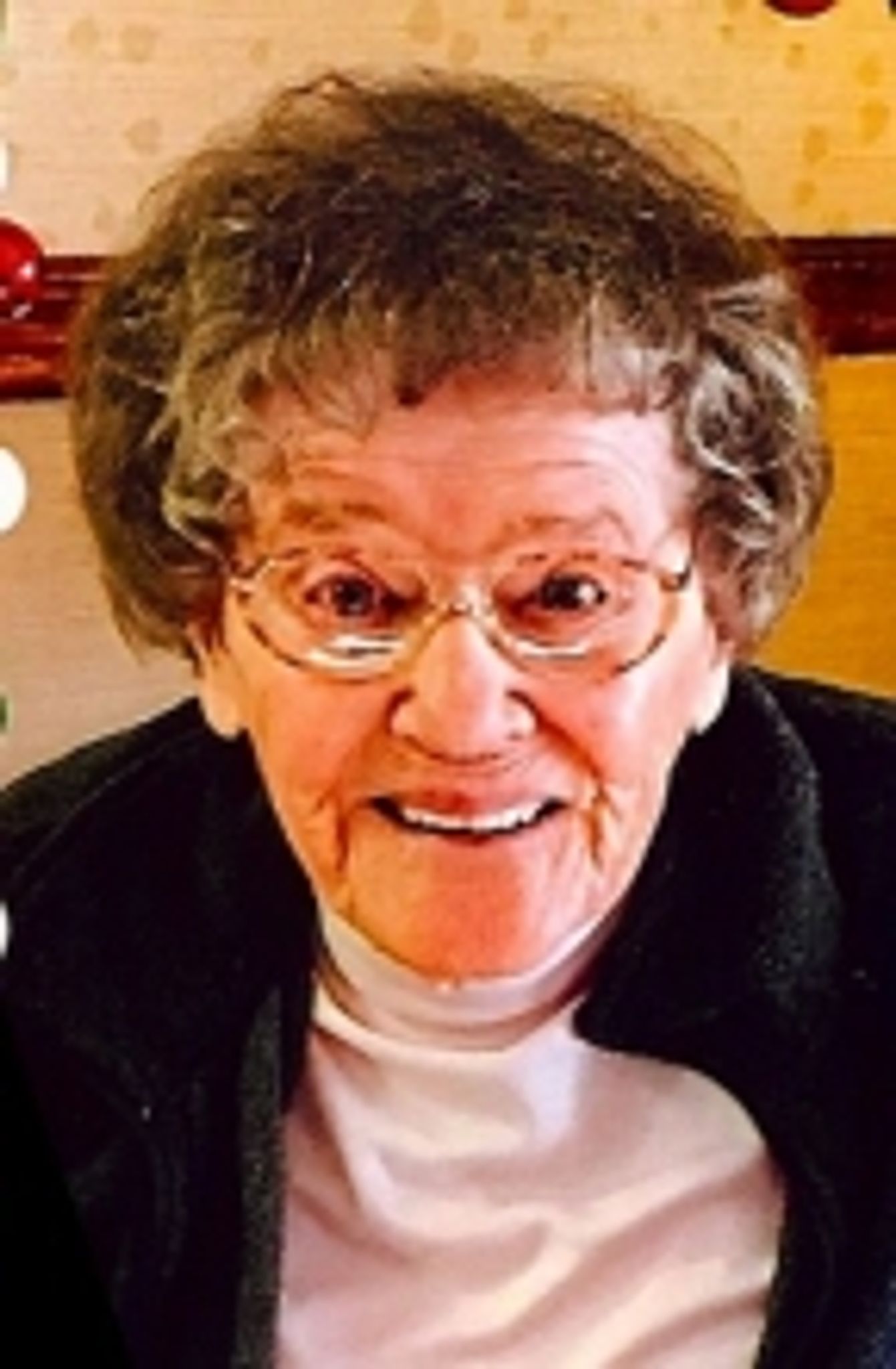 Evelyn Coffman photo gallery image 3 of 3