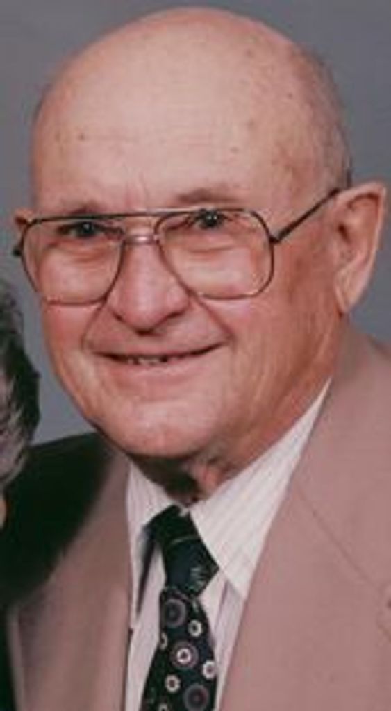 Loyd E Wildman