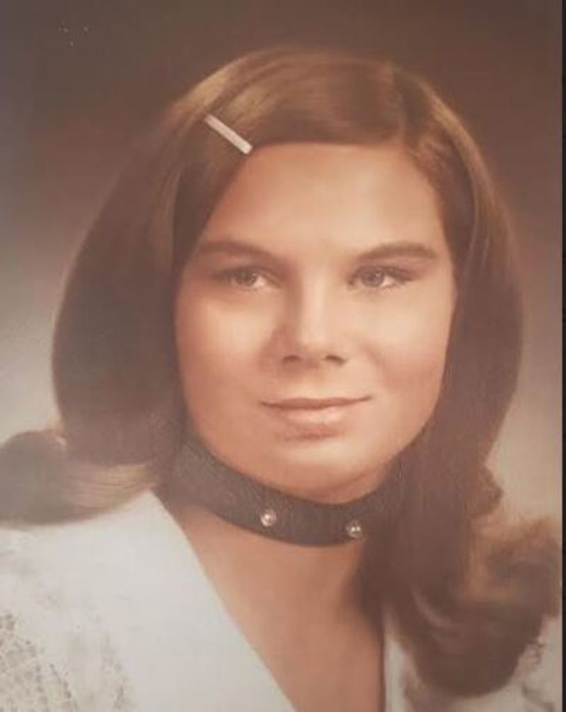 Sandra Russell Profile Photo