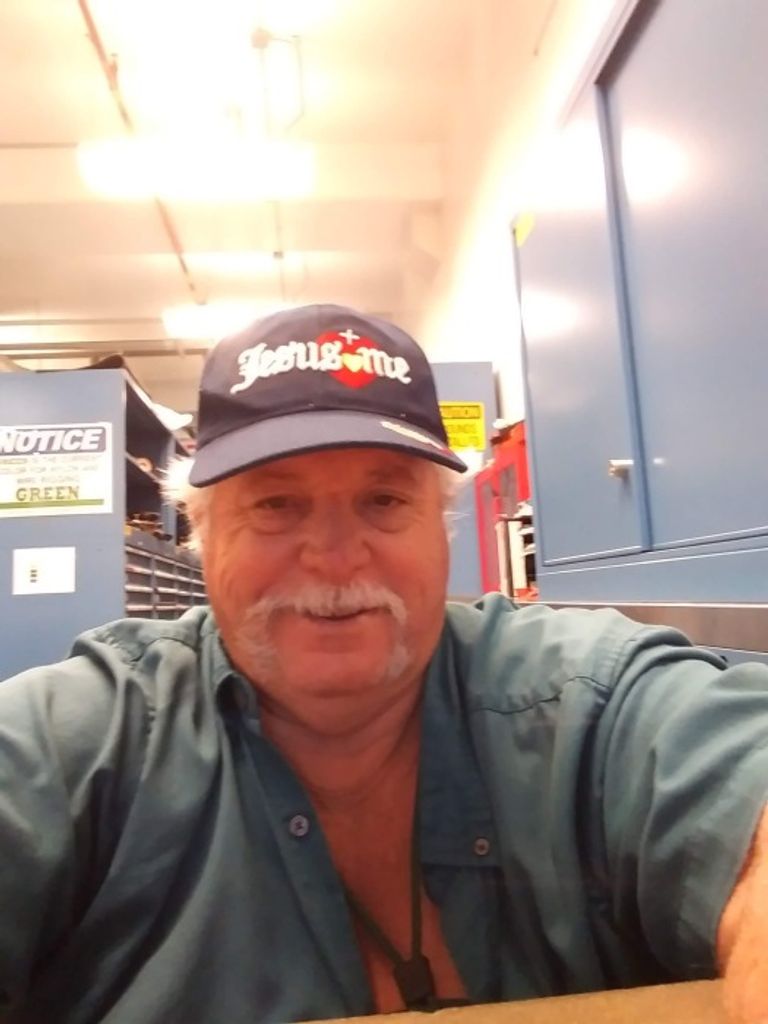 Michael David (Mike)  Vaughn