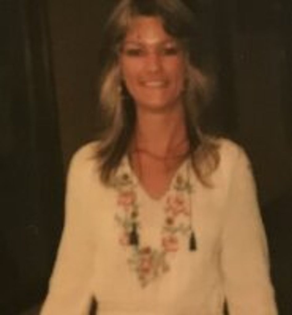 Suzanne Cross
