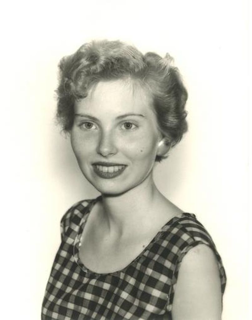 Teresa Maria Holcomb Profile Photo