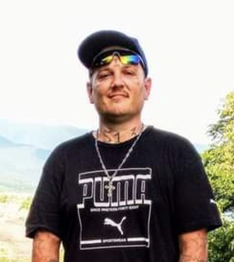 Brandon Lee Saylor Profile Photo
