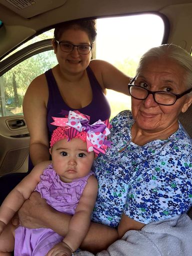Yolanda C. Gonzalez photo gallery thumbnail 160 of 357