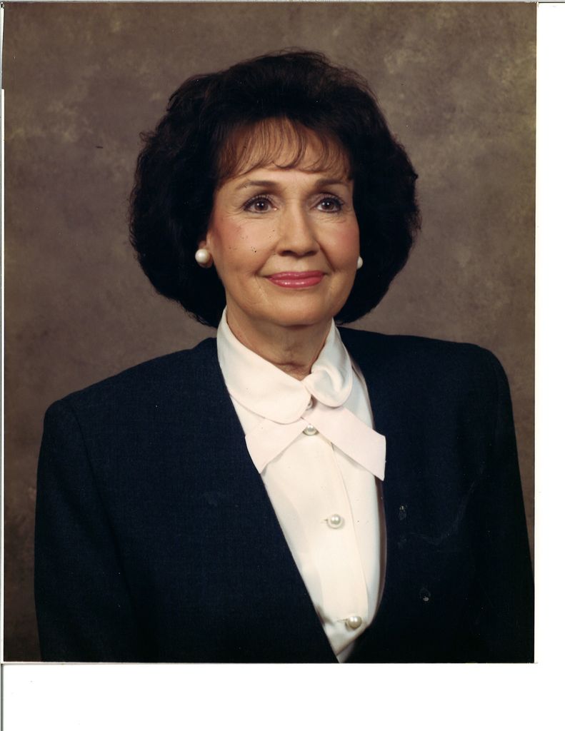 Maxine Dale Profile Photo