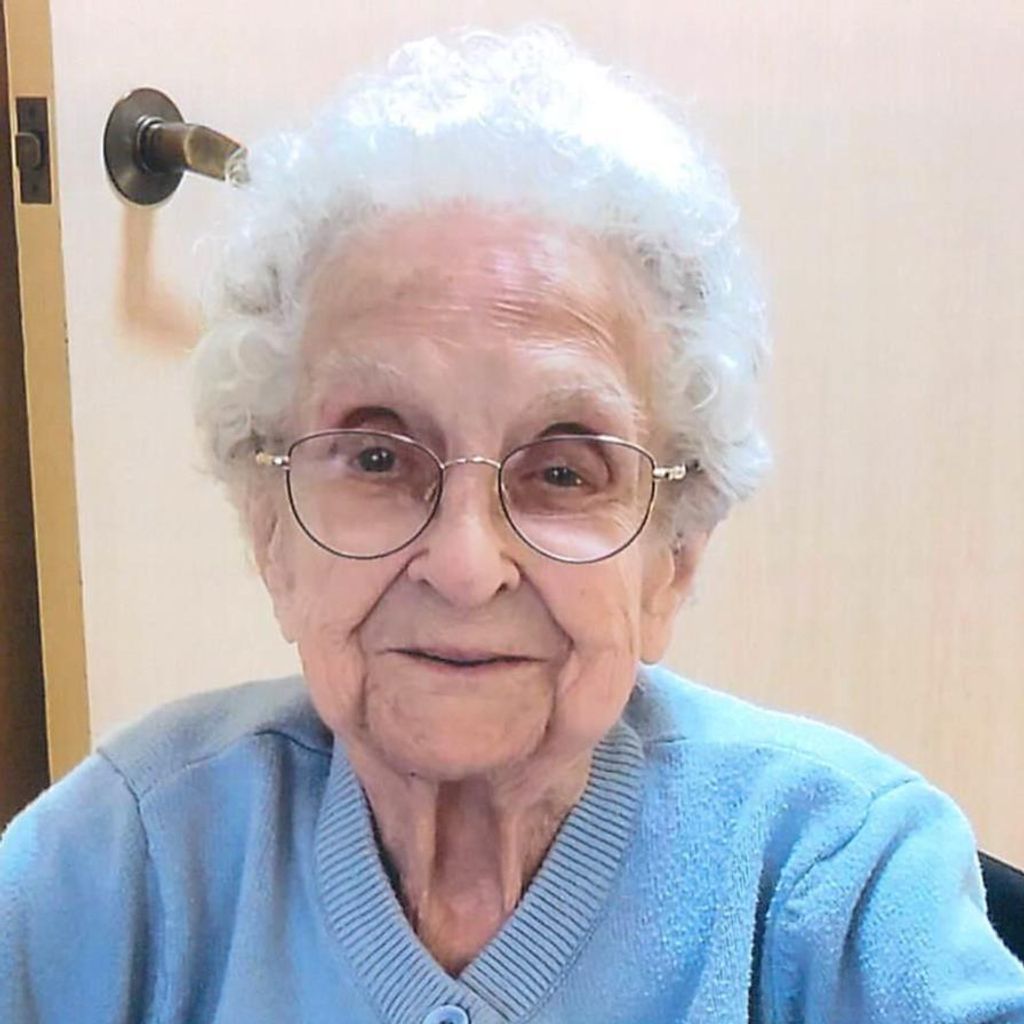 Elaine P Smith