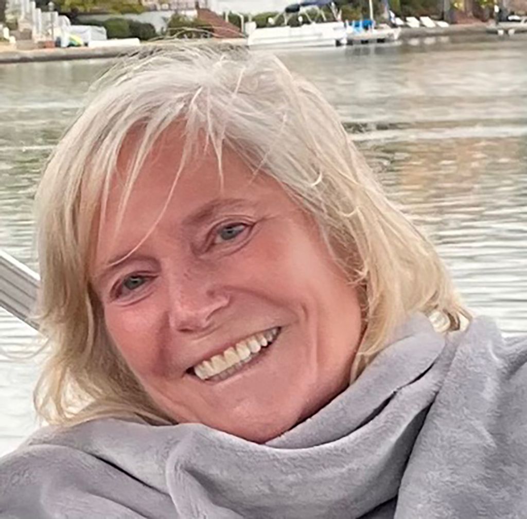 Linda Rae Perez Profile Photo