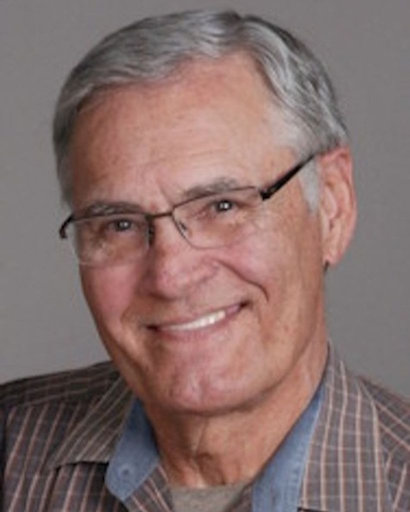 Phillip Groves Quigley Profile Photo