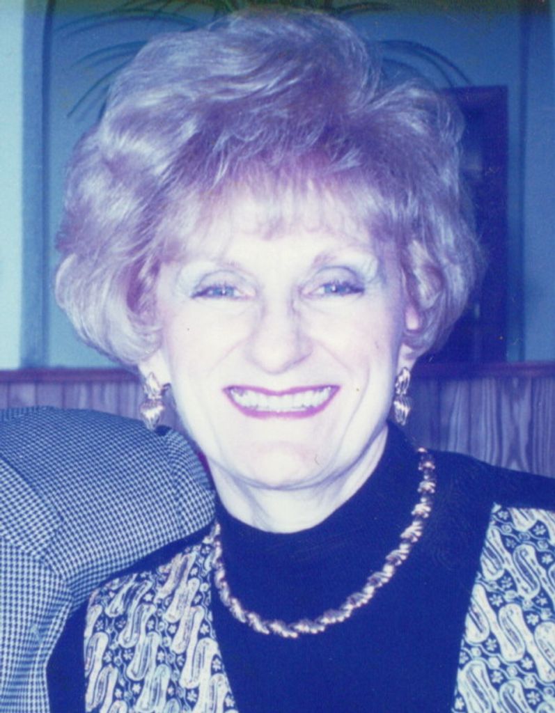Louise S. "Lee" (Saccoccia)  Houlihan