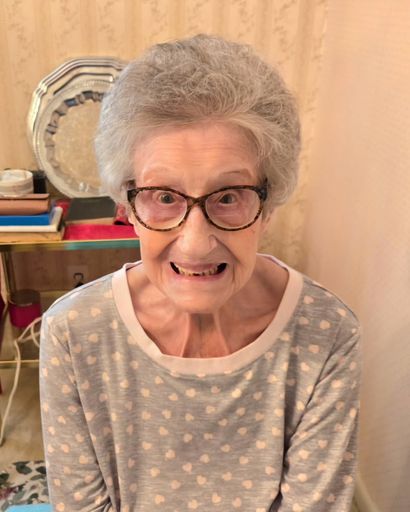 Estelle Beatrice Smith's obituary image