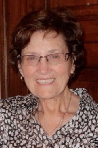 Lorenza Kovach photo gallery thumbnail 1 of 1