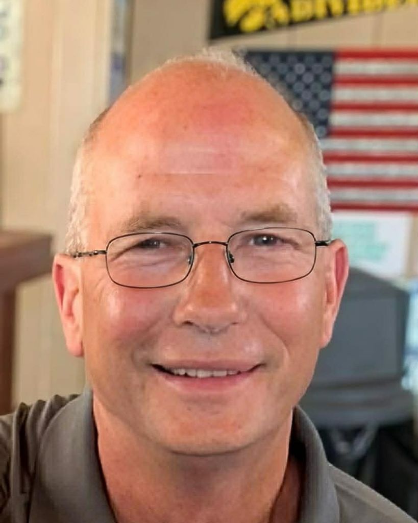 Robert "Bob" Williams