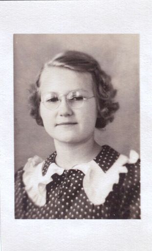 Marie Norlen photo gallery thumbnail 7 of 50