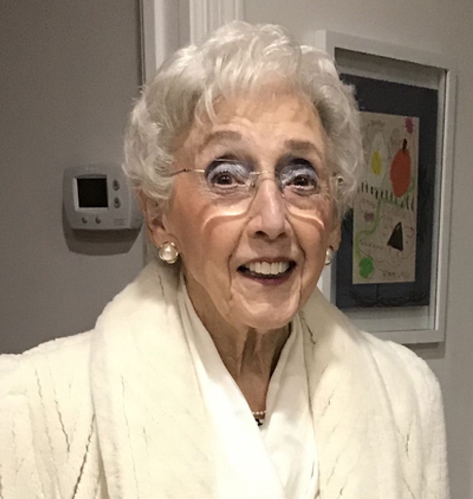 Julienne Blanche Dagesse Lambaer Profile Photo