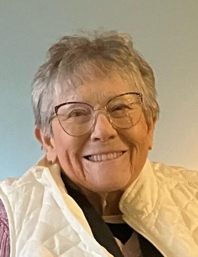 Vivian "Lucy" (Eddy)  Wiser