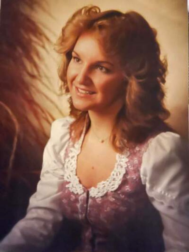 Kelly Joan Davis Profile Photo