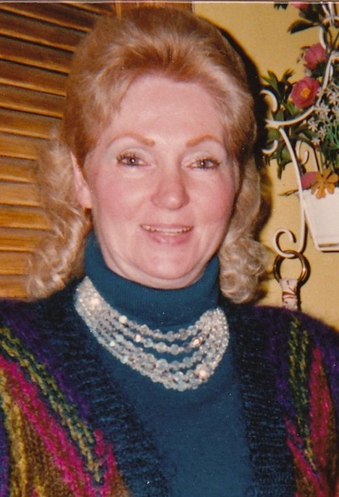 Sandy Young Profile Photo