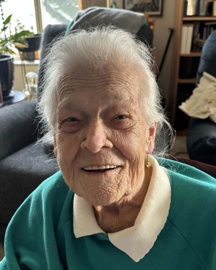 Elaine Luelda Lamoureaux