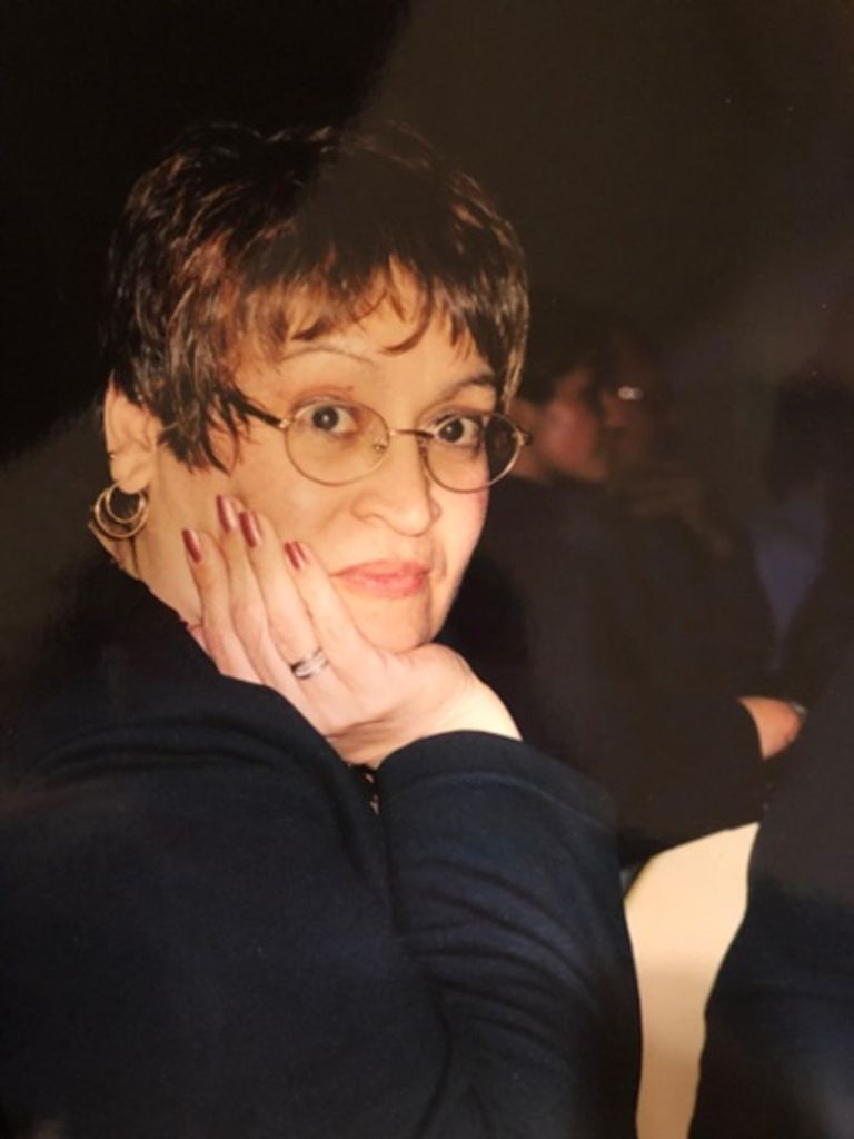 Emma Esteves Profile Photo