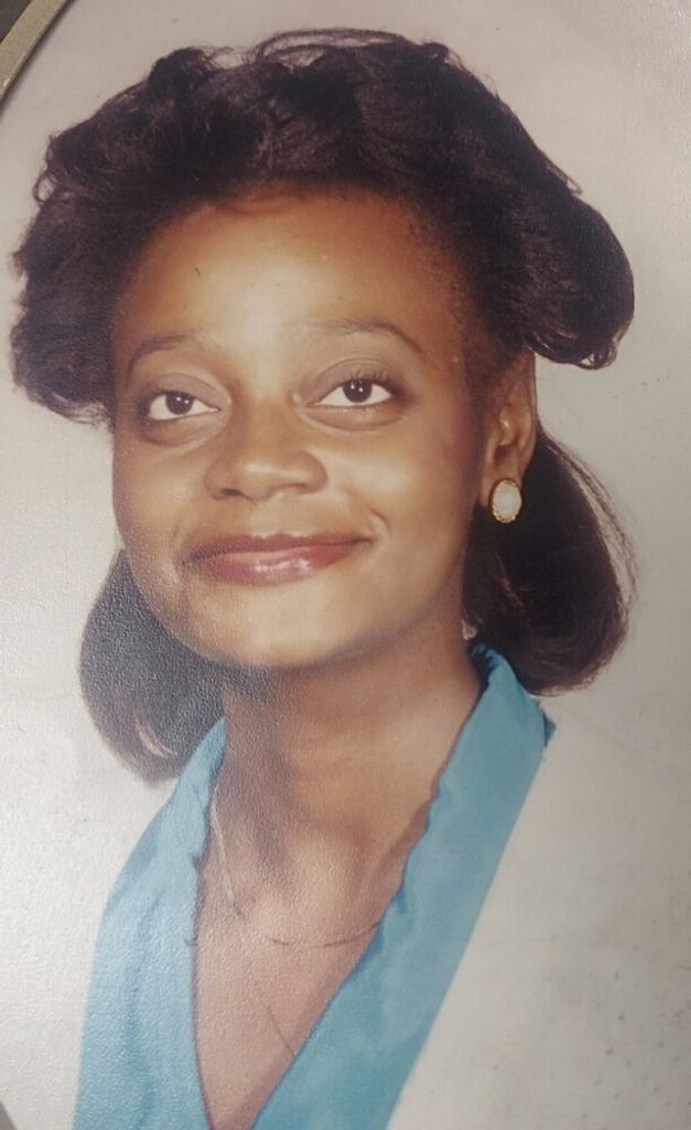 Theresa Holmes Profile Photo