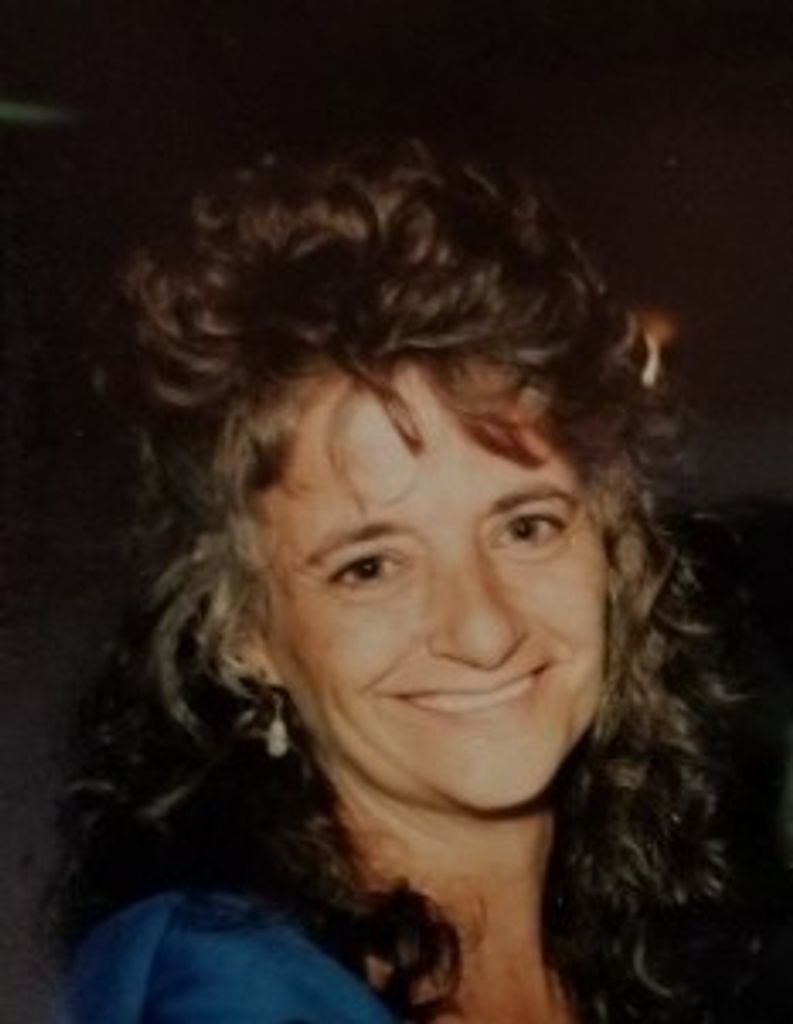 Andrea (Viglas)  Lewis Profile Photo