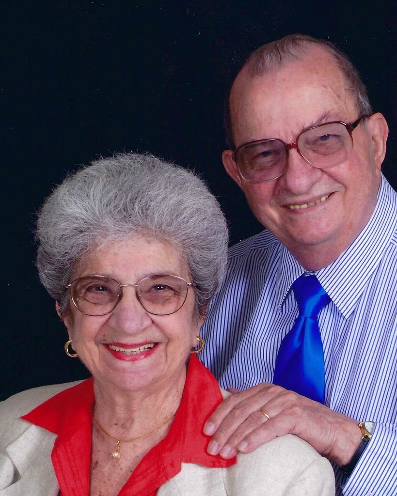 Argyro "Rouly" (Moustakoudis) Constantzos Profile Photo