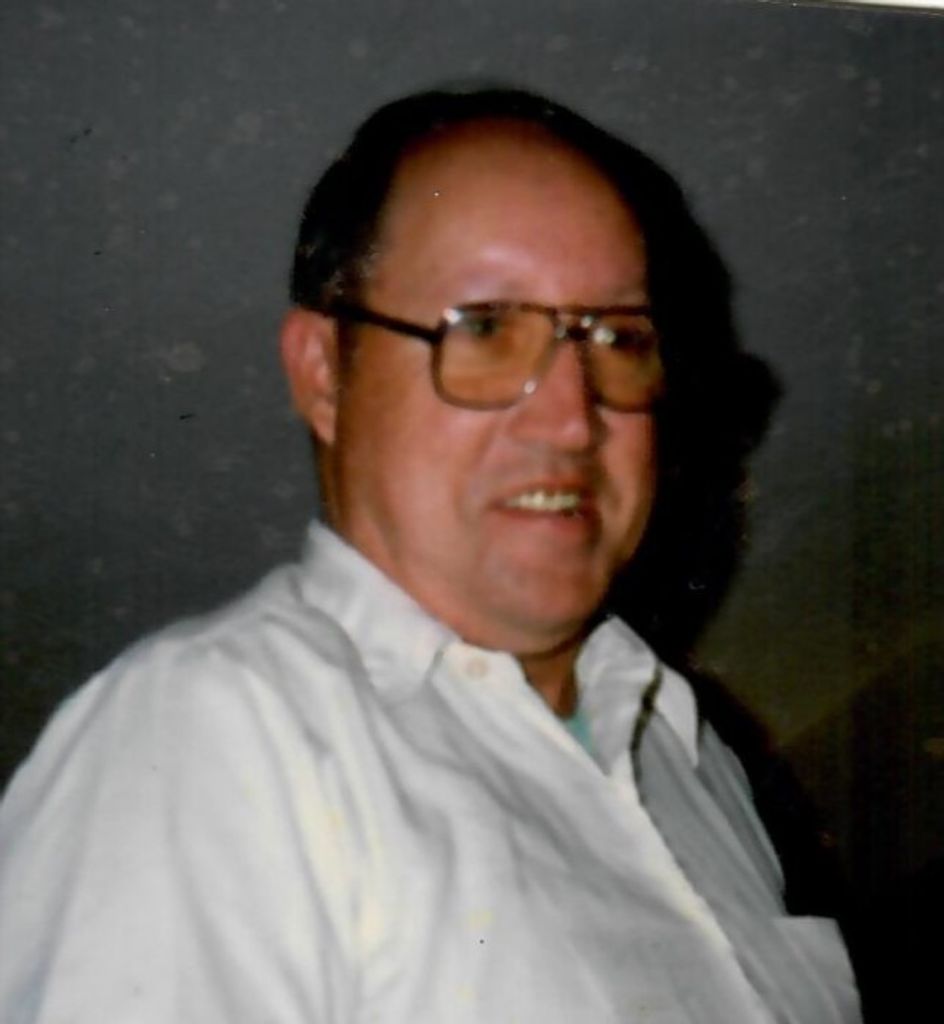 Lloyd E Dodson
