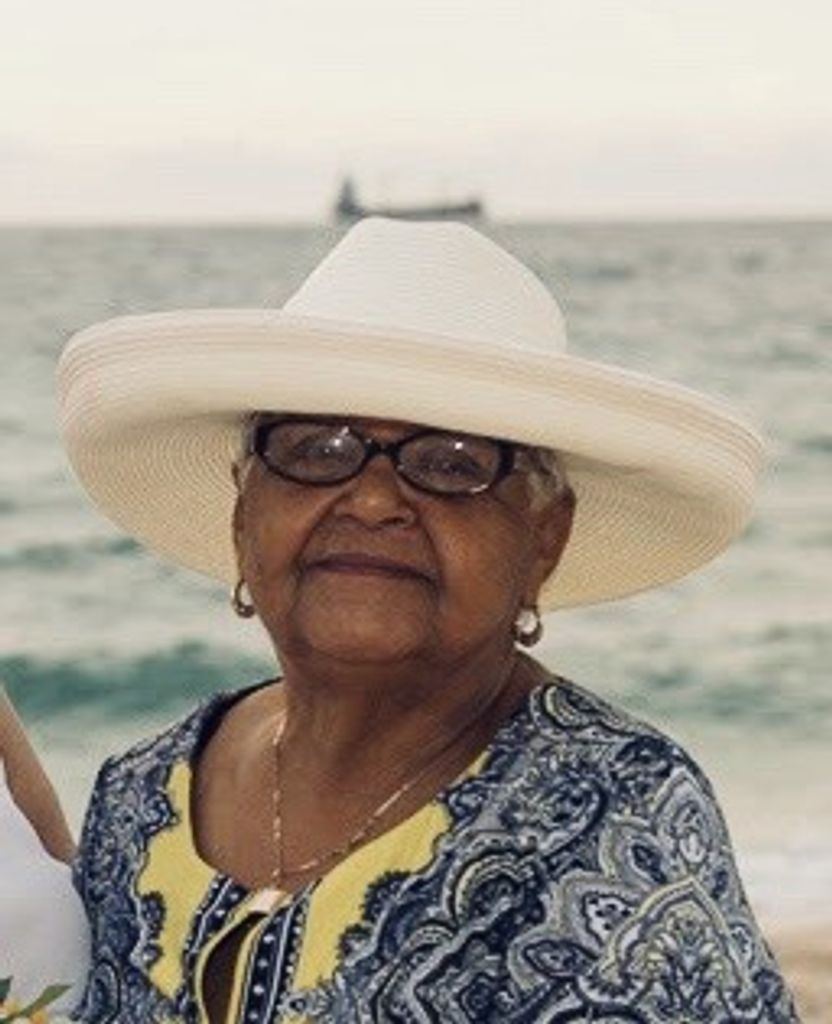 Lucinda Iris Medina Profile Photo