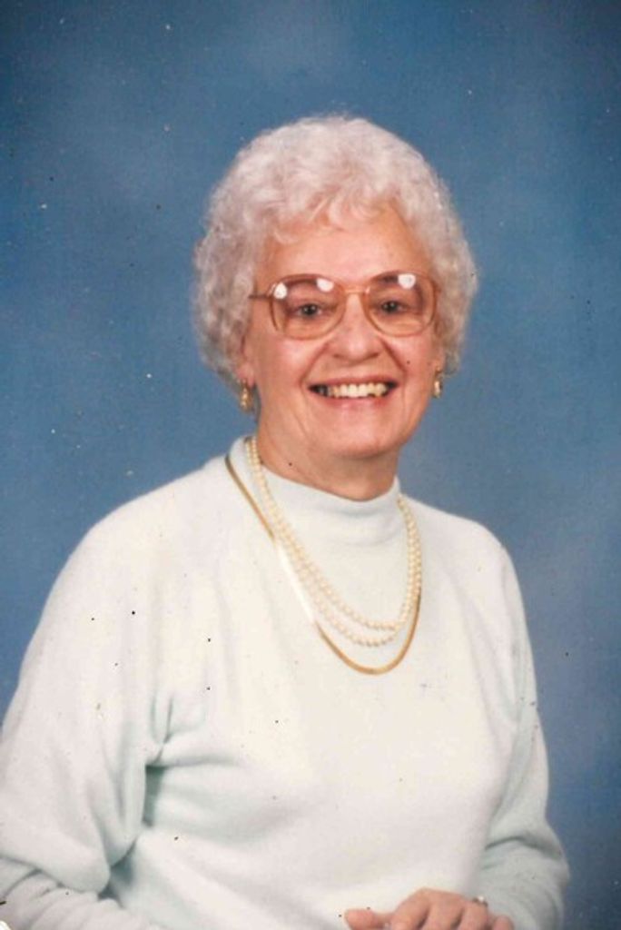 Elizabeth Ruether Profile Photo