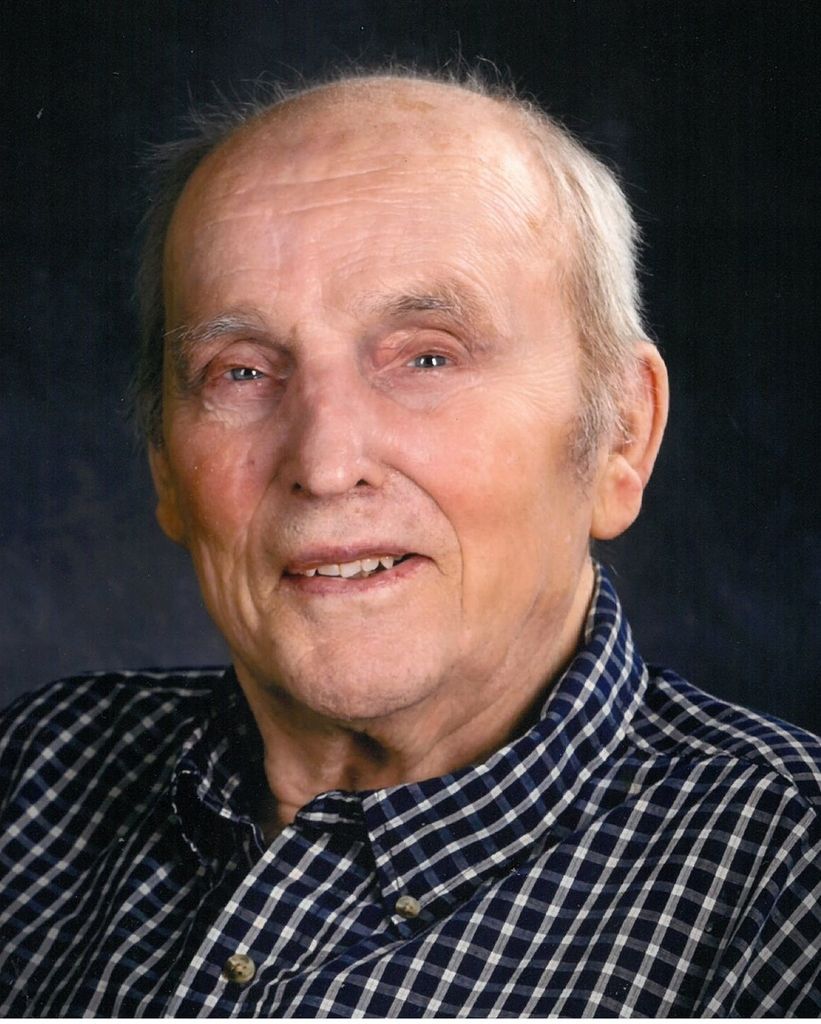 Robert  (Buck) Fischer