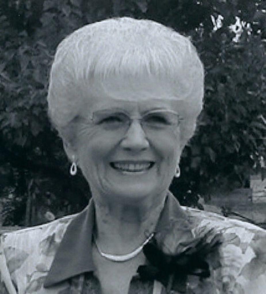 Nadine R Smith