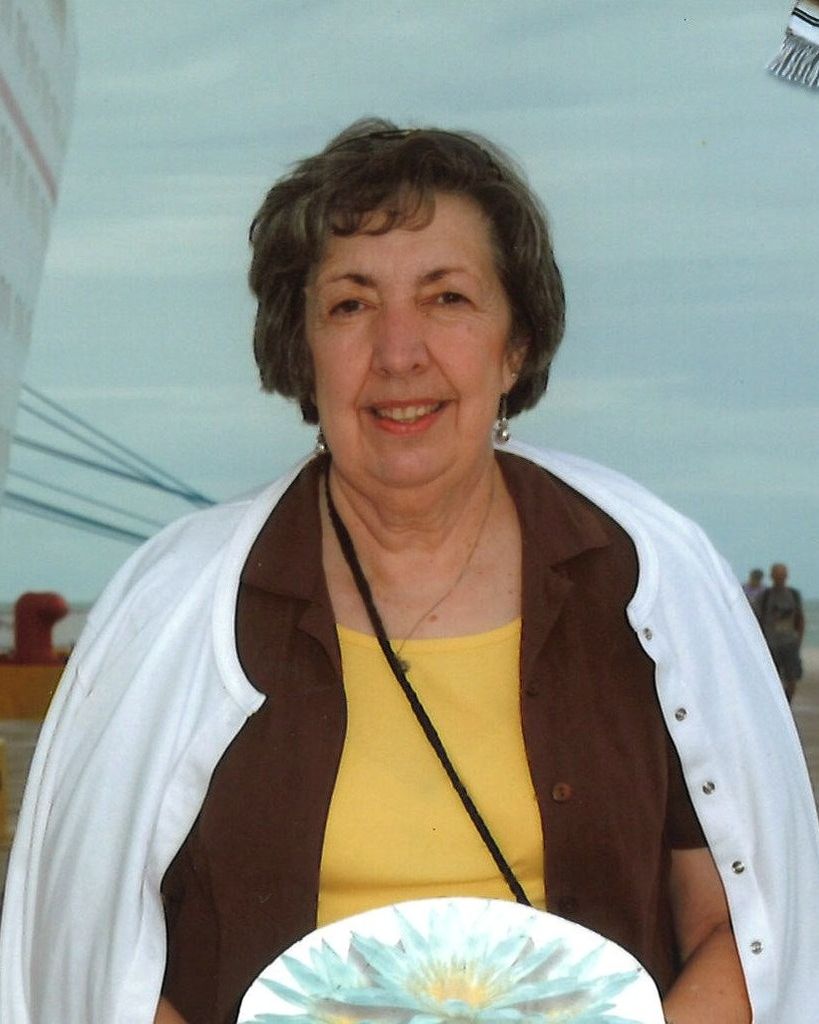 Glennell "Nell" Holcomb Profile Photo