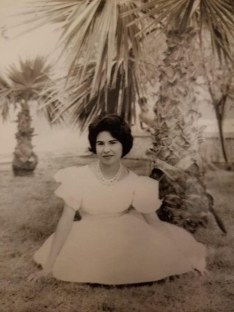 Elida Argentina "Tina" Menchaca Gonzalez