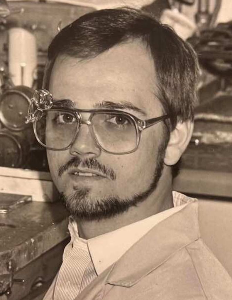 Robert J.  'Bob' Lauer Profile Photo