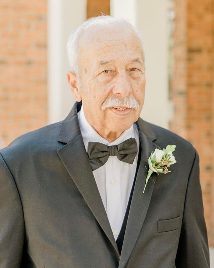 Luther McKinnley "Mike" Quick Profile Photo