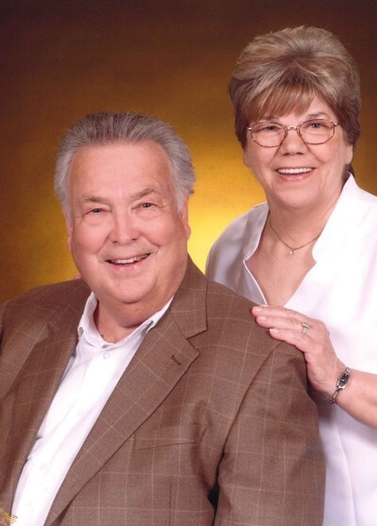 Eugene W. & Loretta T. Leach Profile Photo