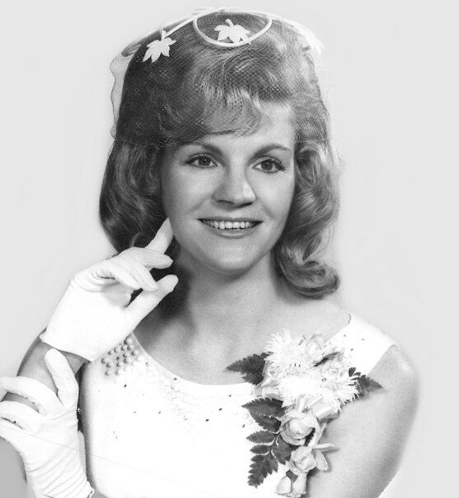 Pauline Clements "Lyn"