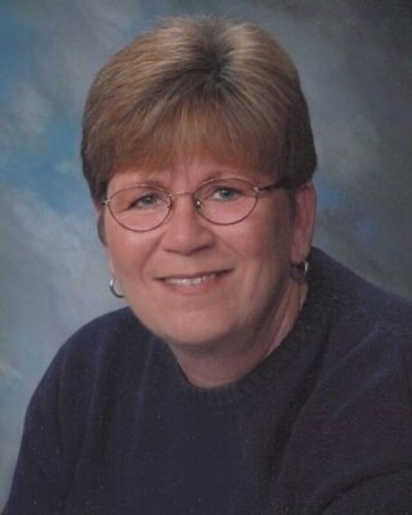 Sandra "Sandy" (Gossard) Lewis