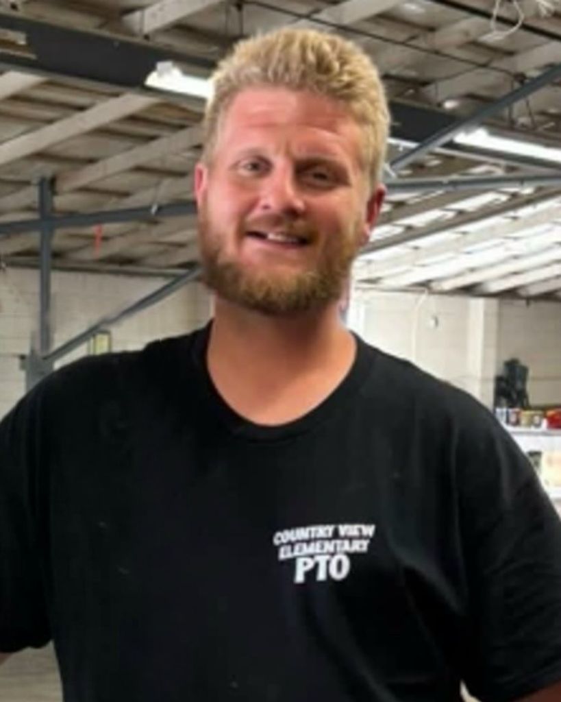 Thomas Lee Hutchison Profile Photo