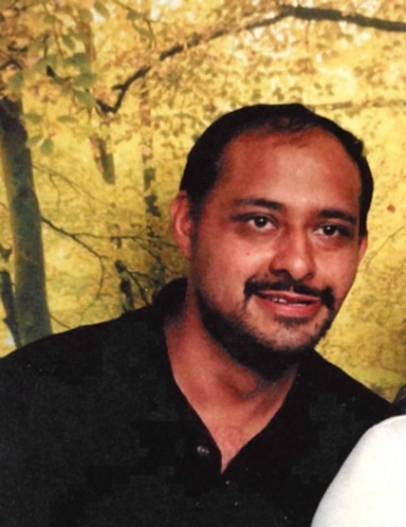 Arturo  Perez  Olivares