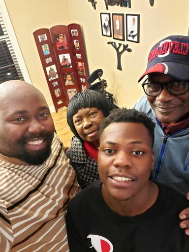 Terron Everton Brown photo gallery thumbnail 3 of 100