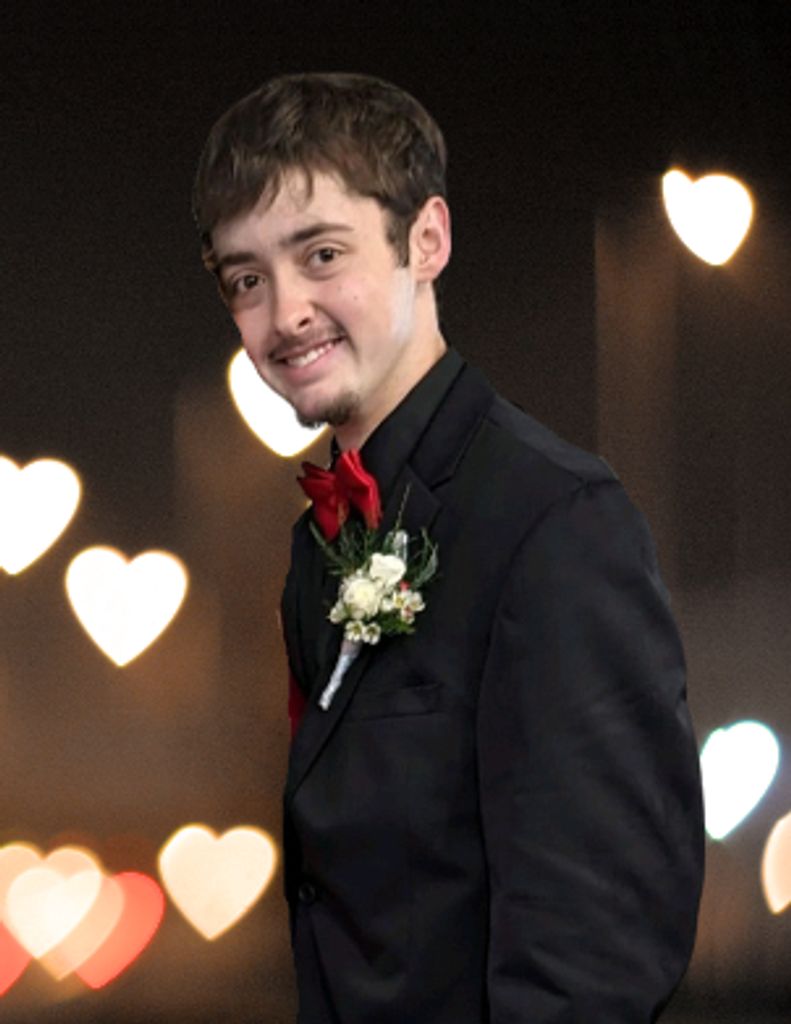 Ashton Joseph Vieau