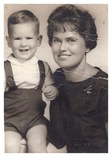 Mary Simpson photo gallery thumbnail 3 of 9