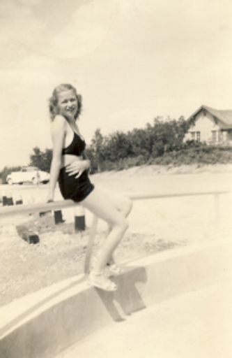 Janice Bryan photo gallery thumbnail 32 of 63