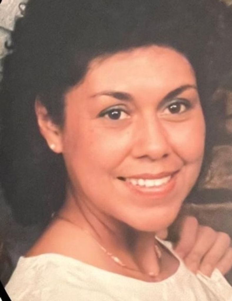 Maria Elena Estrada Profile Photo