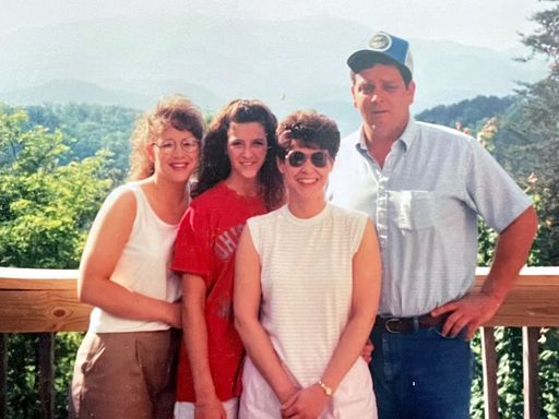 Patricia M. (Armstrong)  Fyffe photo gallery thumbnail 34 of 101