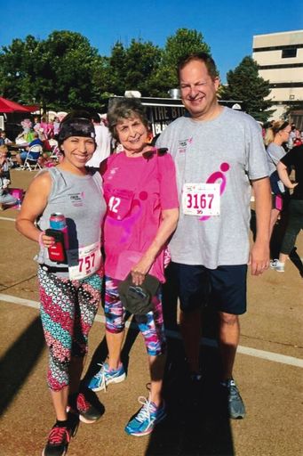 Linda Faye Lentz photo gallery thumbnail 4 of 44