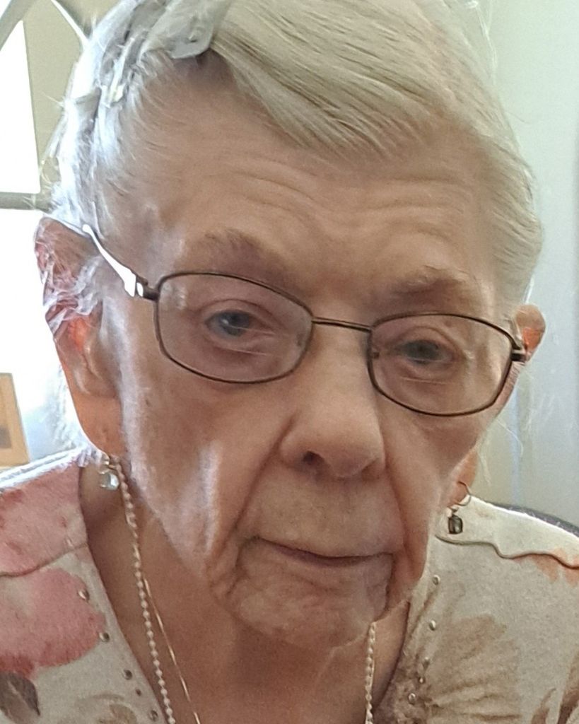 Kathryn Elizabeth Lang Profile Photo