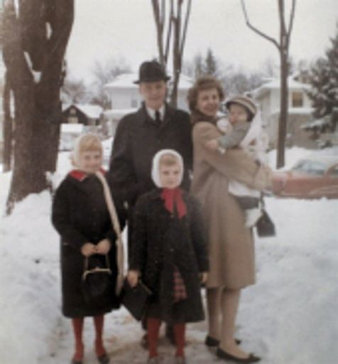 Robert Harold Anderson photo gallery thumbnail 1 of 3